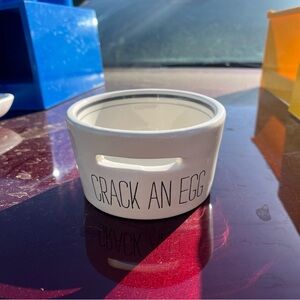 Mud pie crack an egg separator